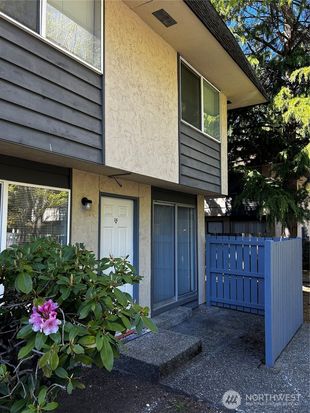 6105 204th Street SW #C4, Lynnwood, WA 98036