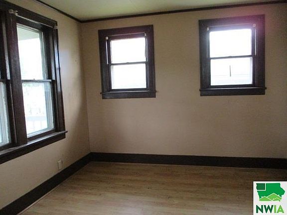 2nd image of 1411 24th St