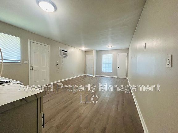 3rd image of 511 Arlington Ave #B