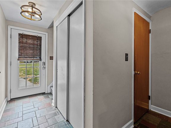 3rd image of 300 Larch Ln