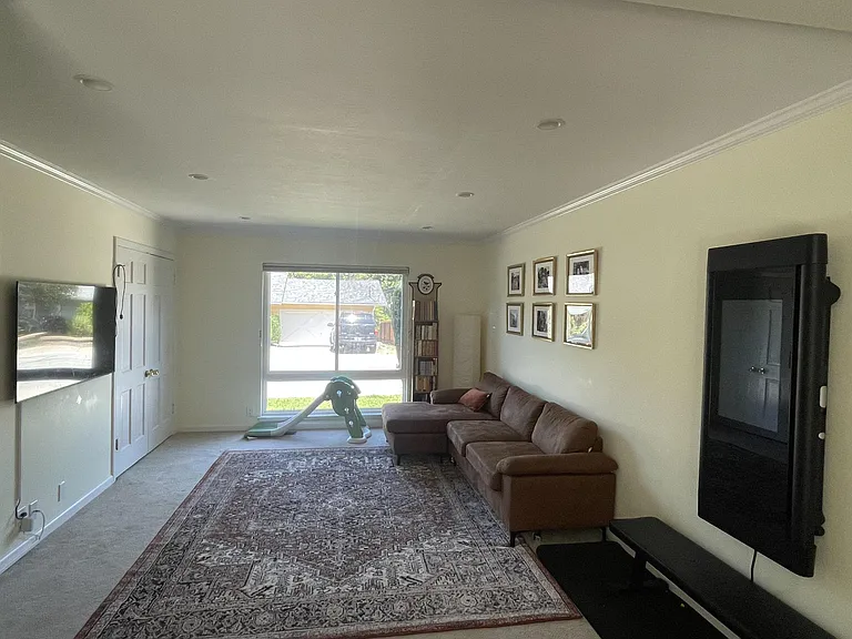 10 Kittie Ln — Photo 8