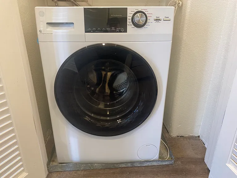 GE combo Washer/Dryer in closet