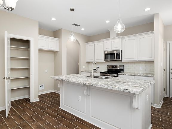 4th image of 2074 Retama St