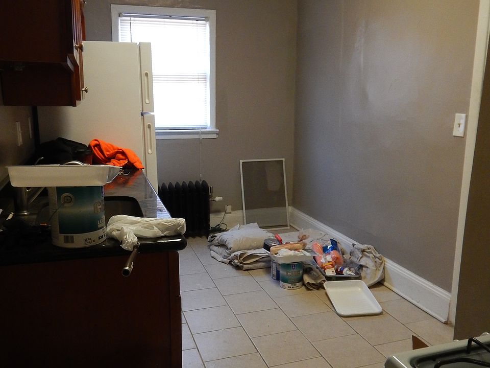 Kitchen (being painted)