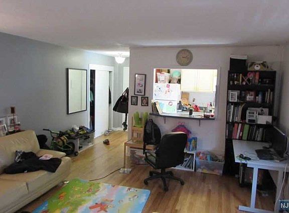2nd image of 3020-3030 Edwin Ave