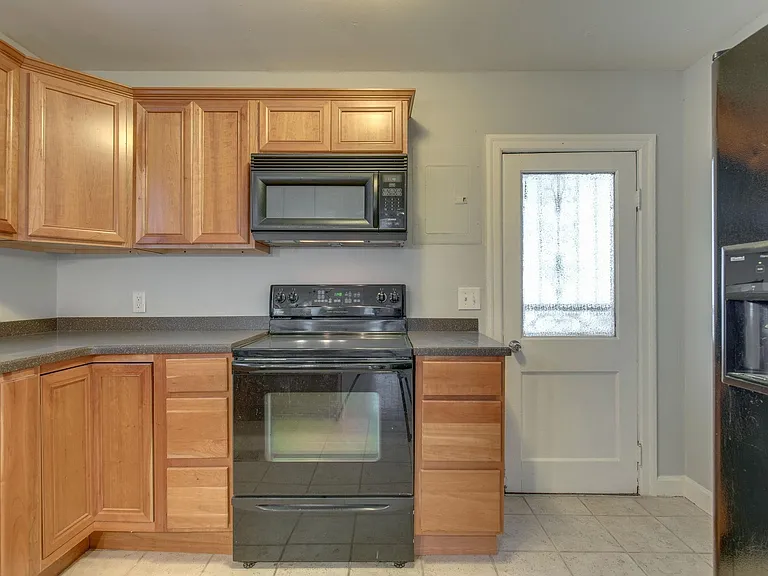 1812 Hillside Ave — Photo 16