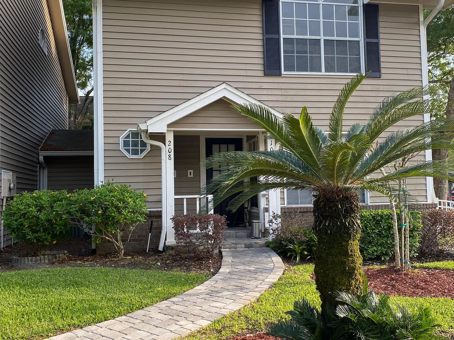 1 bed, 1.5 bath, 700 sqft, $1,375 — Photo 1