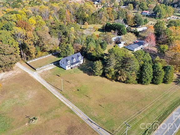 2nd image of 513 Weathers Creek Rd