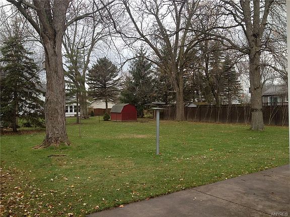 4th image of 1482 Birch Dr