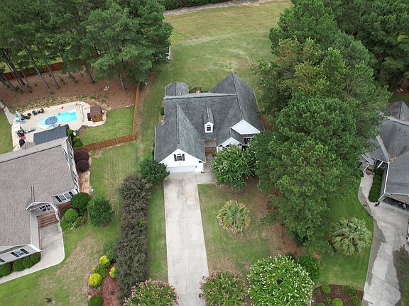4th image of 121 Meadow Trace Court