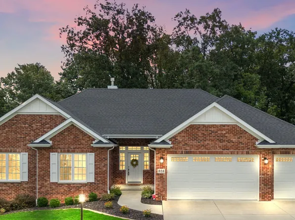 328 W Sedgewood Dr, Valparaiso, IN 46385