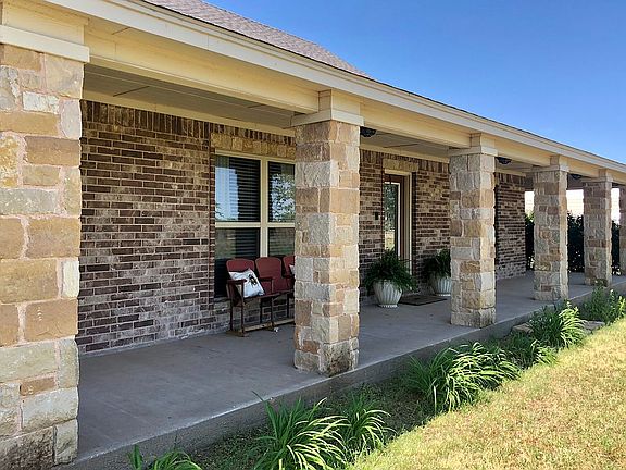3rd image of 209 Sanford Ln