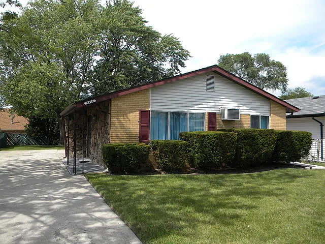 4416 Adele Ln photo 1