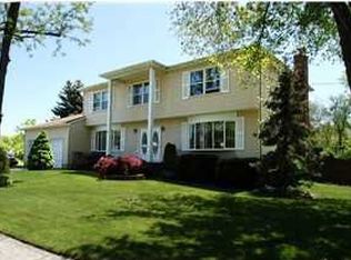 2 Cherrytree Cir, Howell, NJ 07731