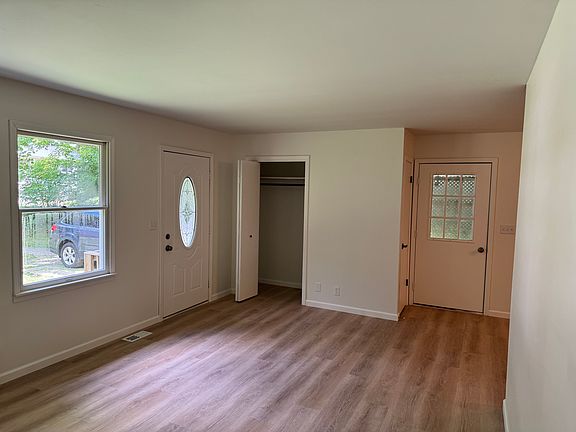 3rd image of 18068 Meyers Dr