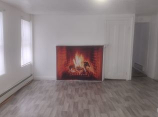 323 11th St, Honesdale, PA 18431