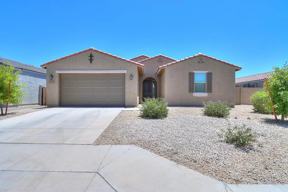 Photo 1 of 35 - 264 S San Gregorio Ln - Casa Grande, AZ Primary Photo - 264 S San Gregorio Ln