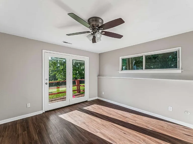 804 Pine St — Photo 17