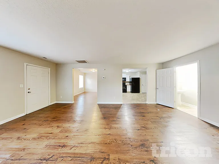 1810 Long Paw Ln — Photo 2