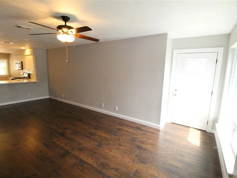 10702 Lanshire Drive — Photo 5