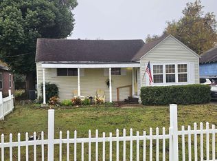 916 S 12th St, Nederland, TX 77627