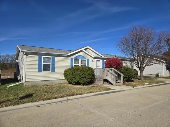 3709 Daffodil Dr, Bloomington, IL 61705