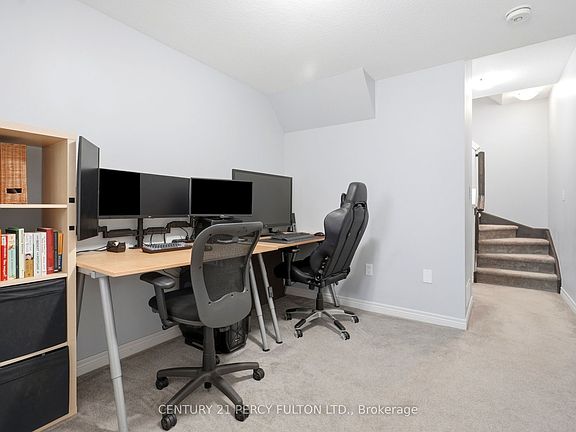 4th image of 6 Whaley Ln