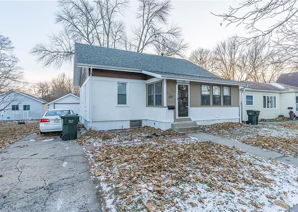 2nd image of 1817 Evelyn St
