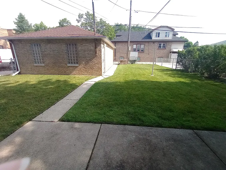 5260 W Foster Ave #0 — Photo 9