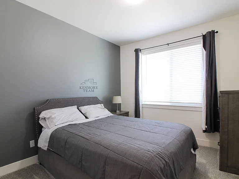 916 Duke Ln — Photo 14