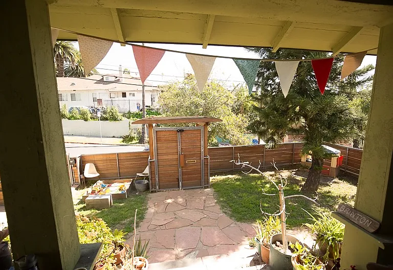 1143 N Benton Way — Photo 2