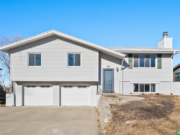 13548 Z St, Omaha, NE 68137