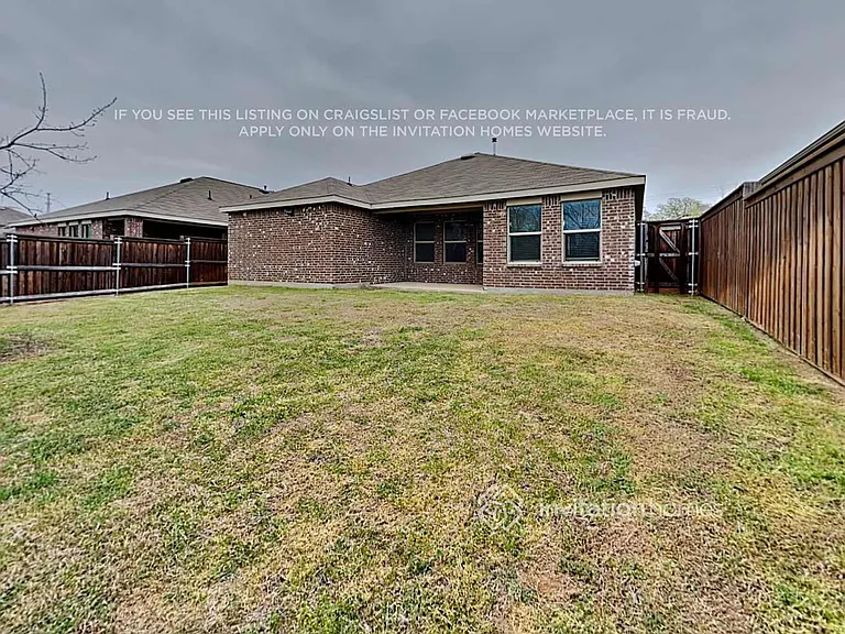 1790 Alamandine Ave — Photo 9
