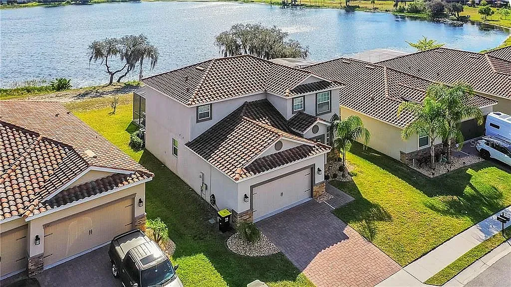 4 bed, 2600 sqft, $2,800 — Photo 1