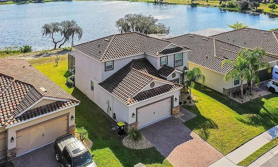 2177 Lake Side Ave