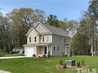 1601 Eastwood Dr, Fuquay Varina, NC 27526