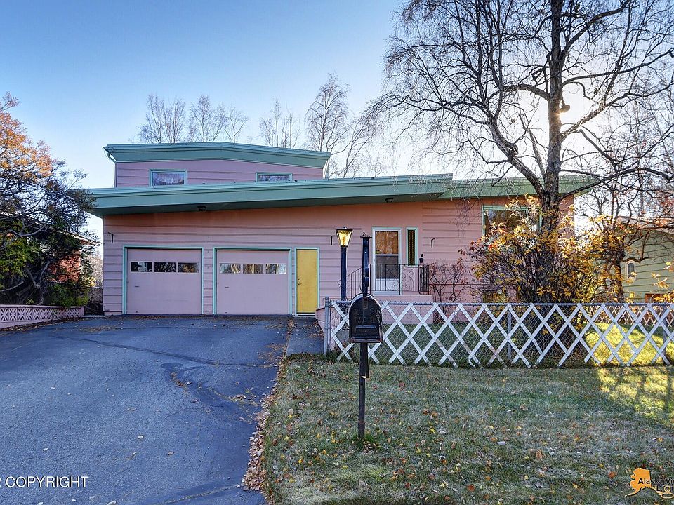 1st image of 2061 Forest Park Dr