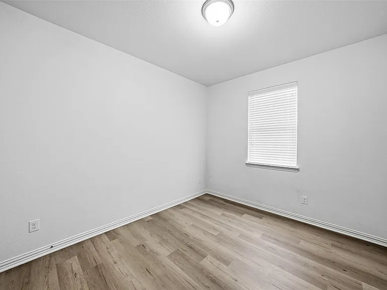 3709 Quail Wood Dr — Photo 12
