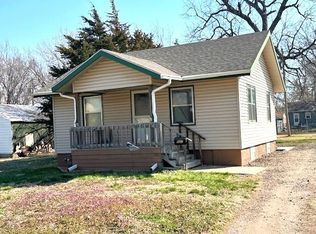 927 Hancock Ave, Salina, KS 67401
