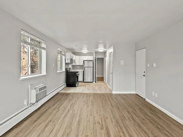 1536 Vine St — Photo 6