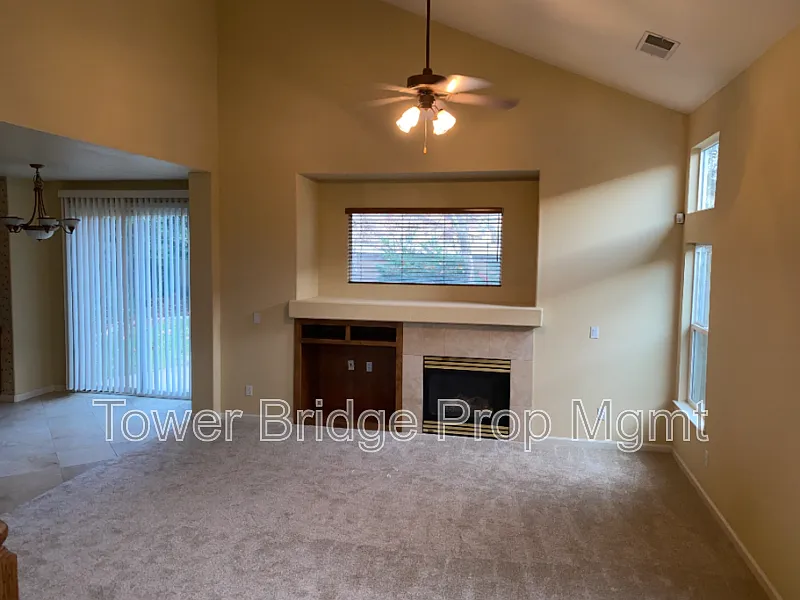 Building Photo - 10949 Bellone Way