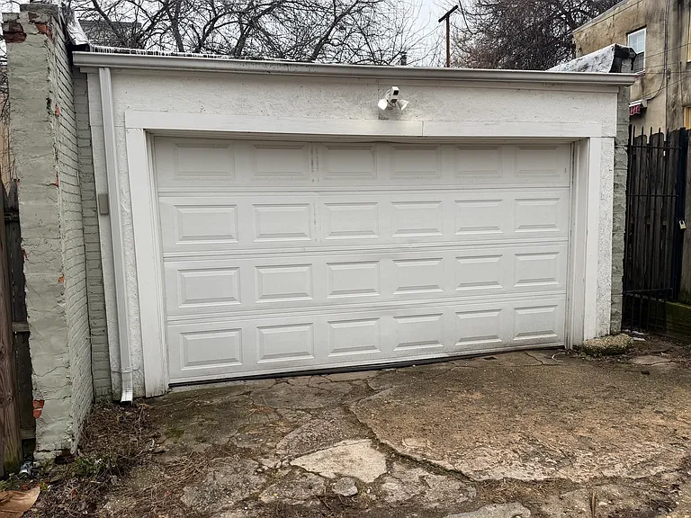 1328 W Lombard St — Photo 31