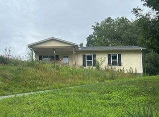 302 Spring St, Canton, NC 28716