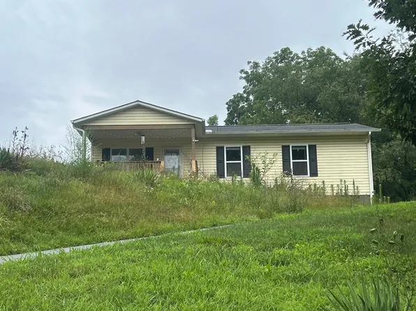 302 Spring St, Canton, NC 28716