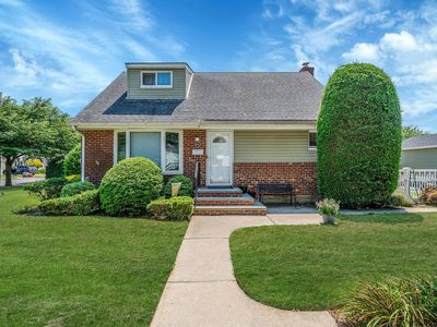 66 Webster Street, Floral Park, NY, 11001