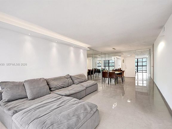 2nd image of 400 Leslie Dr APT 1022