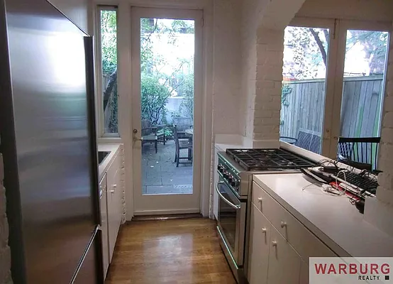 Rented by Warburg | media 21