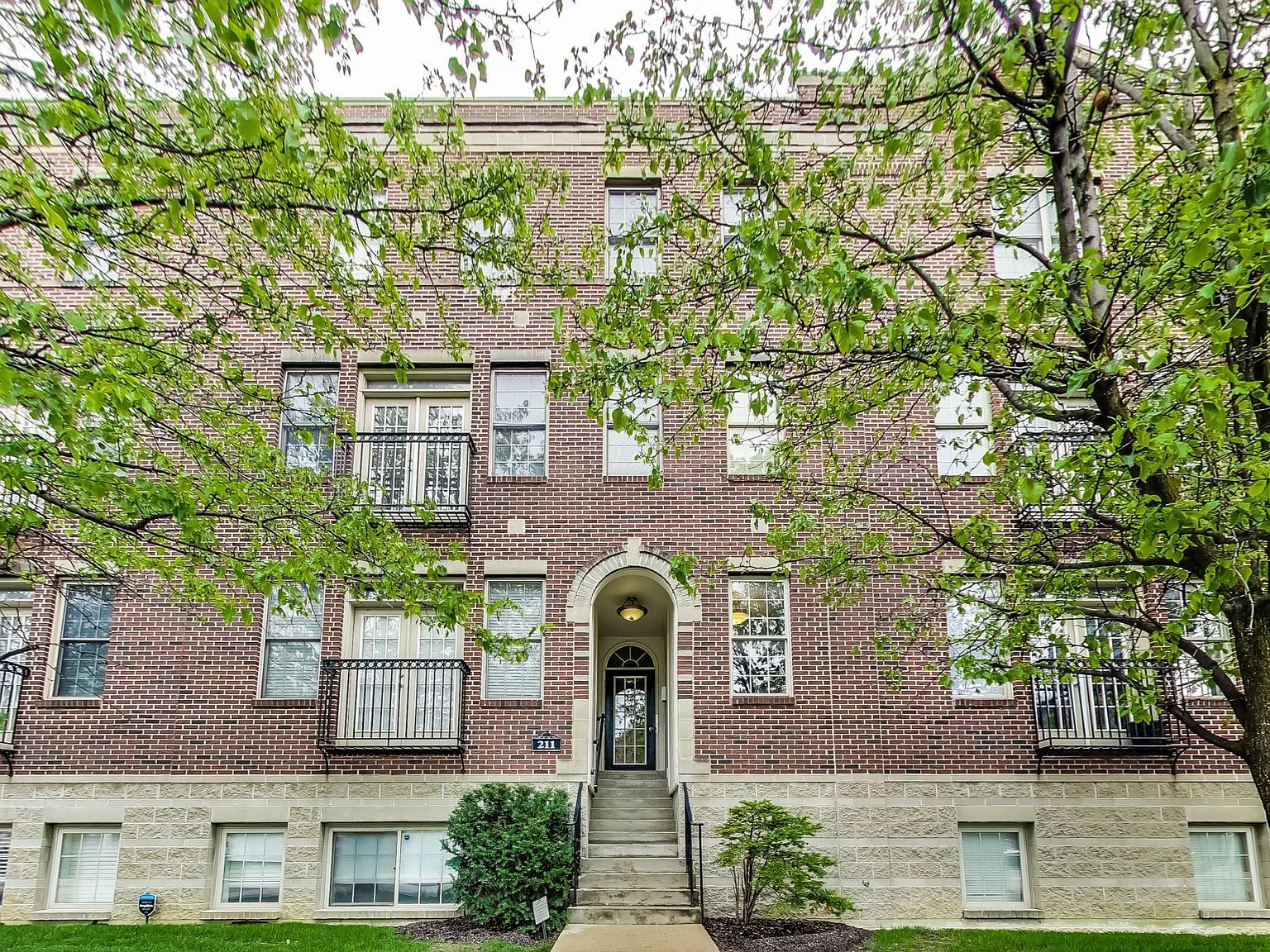 211 N New Jersey St APT D, Indianapolis, IN 46204 MLS 21921970 Zillow