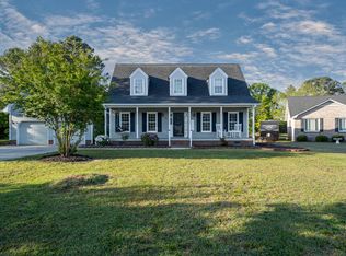 35 Fairway Ct, Dunn, NC 28334