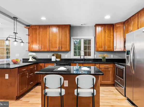 4026 Gill Ave, Hampstead, MD 21074